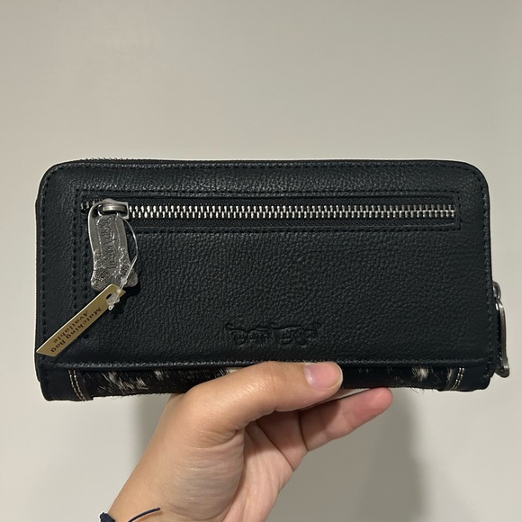 Trinity Ranch Wristlet Wallet - Picture 3 of 4